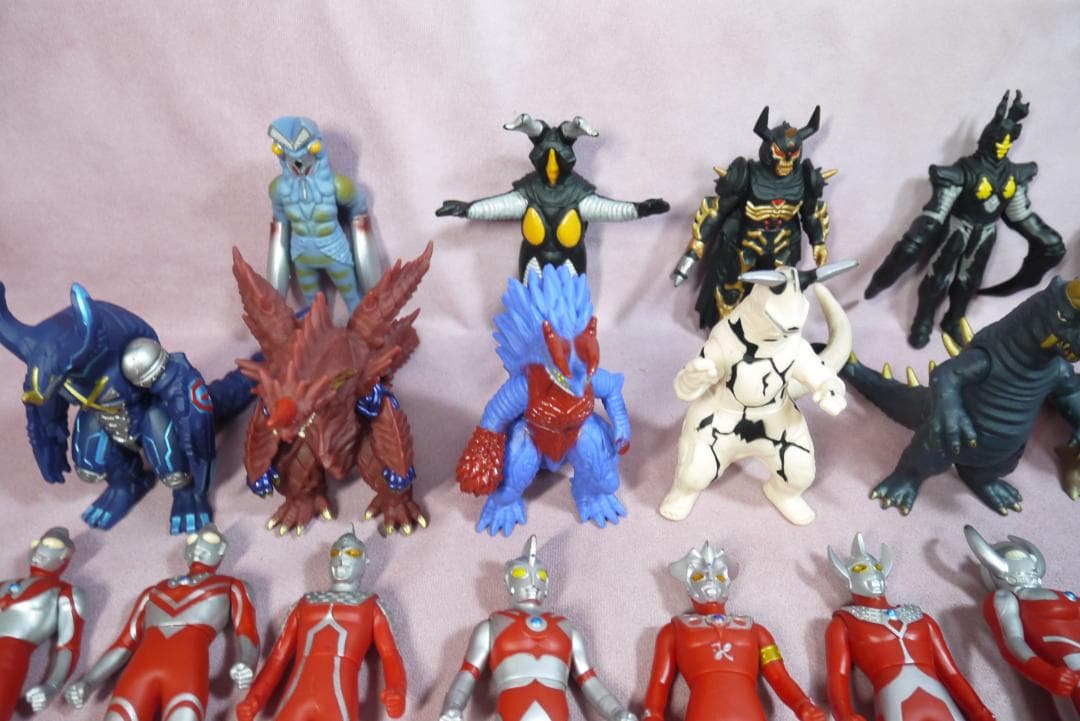 ウルトラヒーローシリーズ500　ウルトラ怪獣シリーズ500　ソフビ　77体