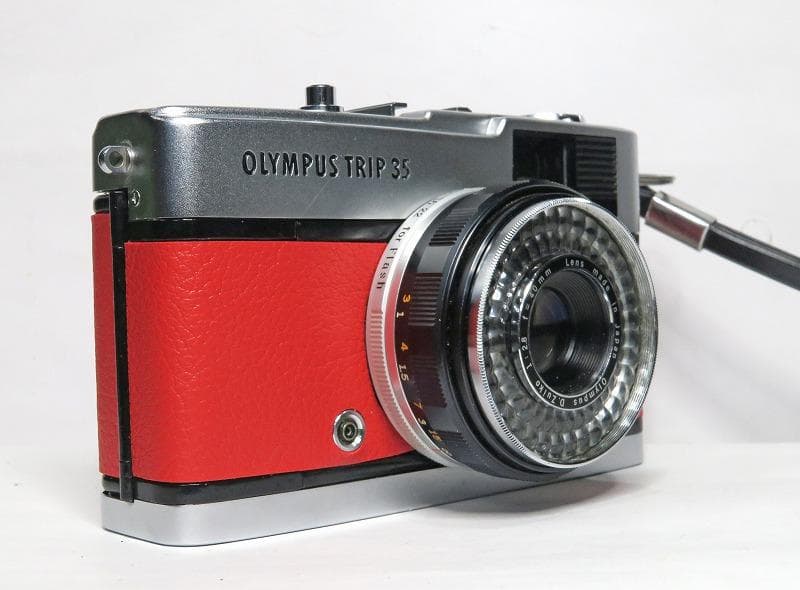 OLYMPUS TRIP 35 とてもかわいい「レッドレザー調」【赤ベロOK