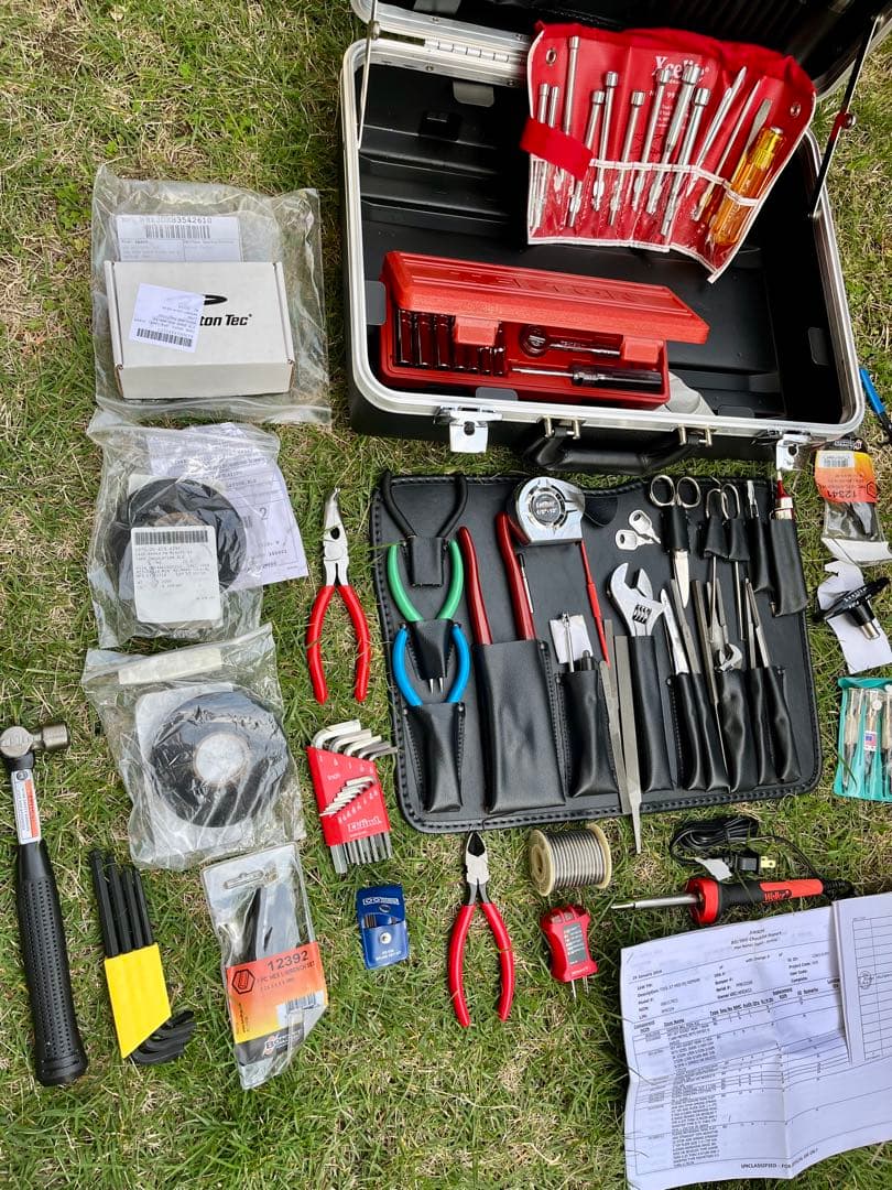 米軍放出未使用品 超希少品 医療機器整備用 100点以上 アタッシュケース付き