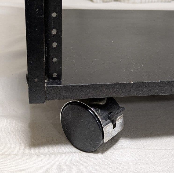 スタジオラック　キャスター付き　16U黒