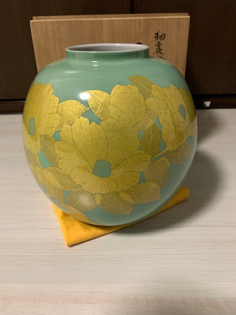 人間国宝 吉田美統 釉裏金彩 椿文 花瓶 九谷焼 - メルカリ