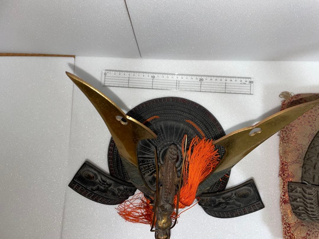 金属製の武具飾り 獅子・龍彫刻付き ２個セット