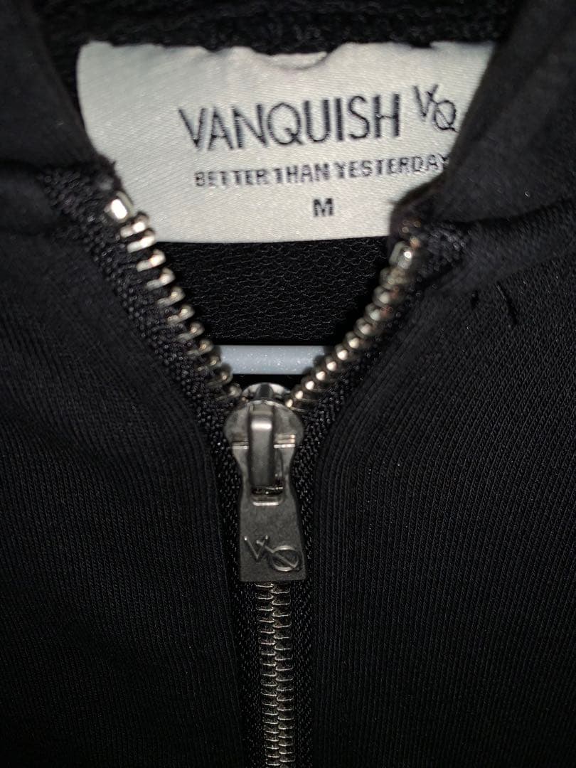 vanquish fitness セットアップ　フーディパーカー　Tシャツパンツ