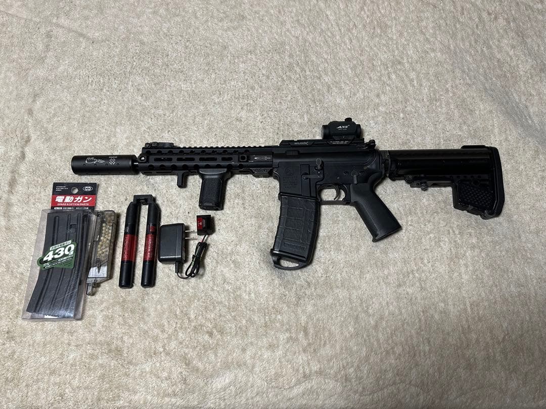 東京マルイ 次世代電動ガン M4A1 CQB-R カスタム付 属品多数