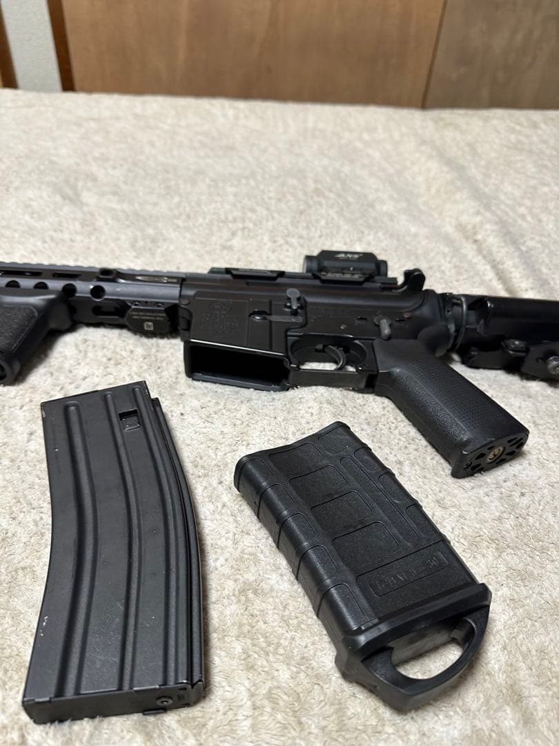 東京マルイ 次世代電動ガン M4A1 CQB-R カスタム付 属品多数