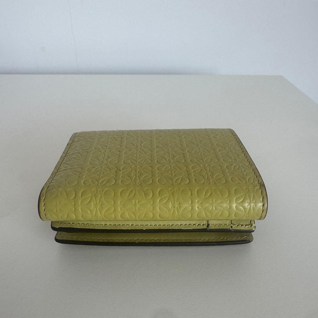 【SALE!】LOEWE エンボスロゴ レザー三つ折り財布