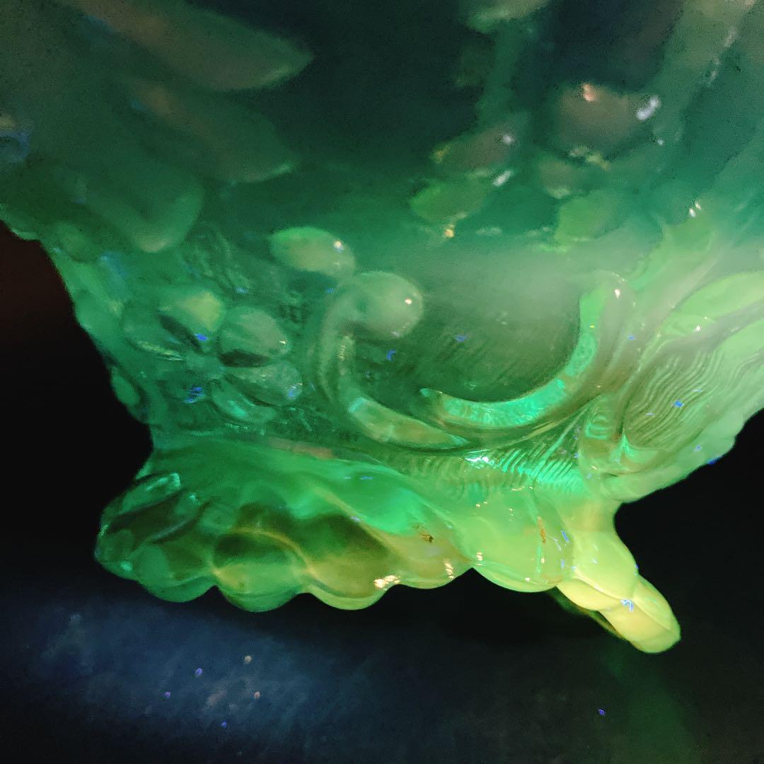 ブルーオパルセントウランガラスフリル ボウル フェントンかも