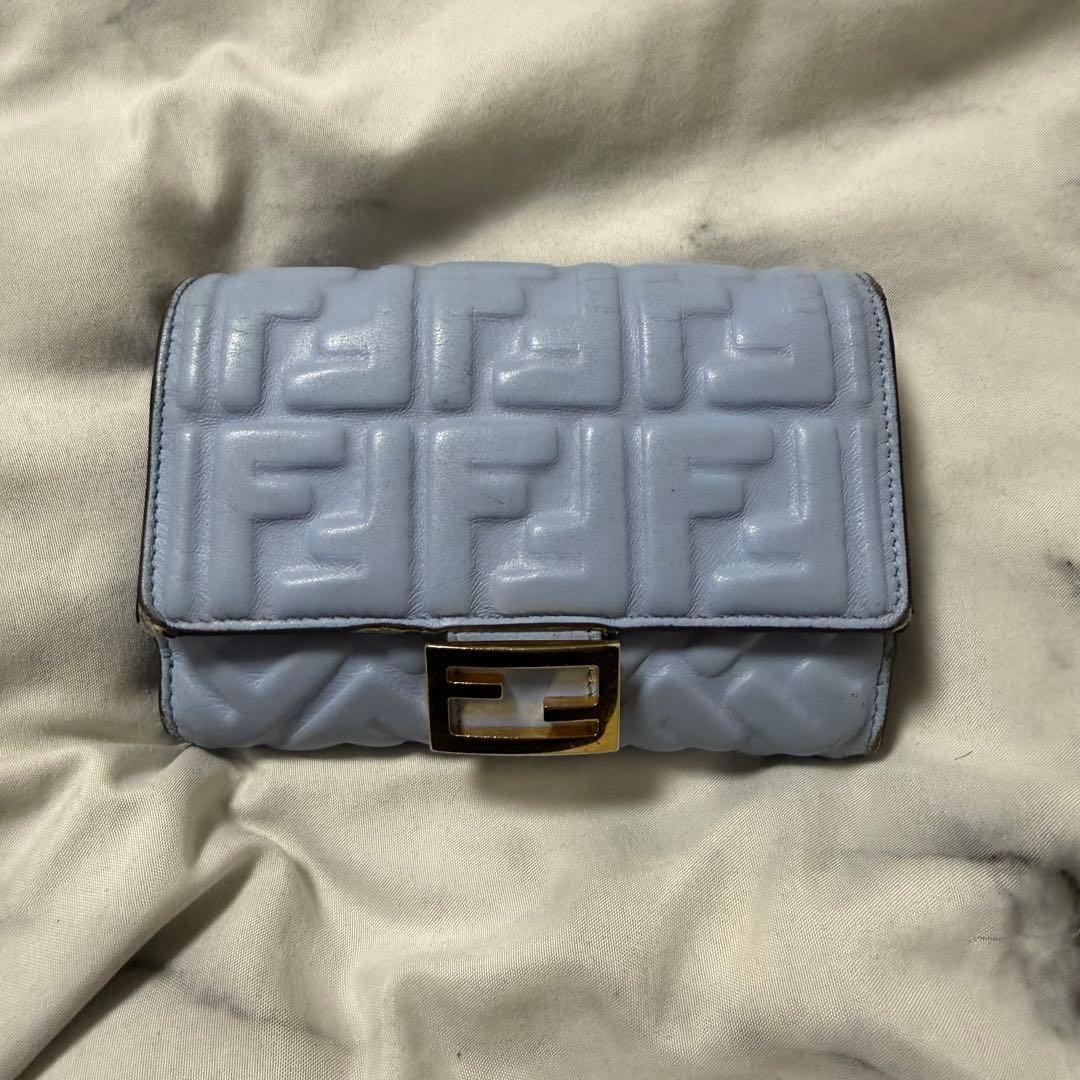 FENDI フェンディ ズッカ バケットウォレット エンボイスレザー