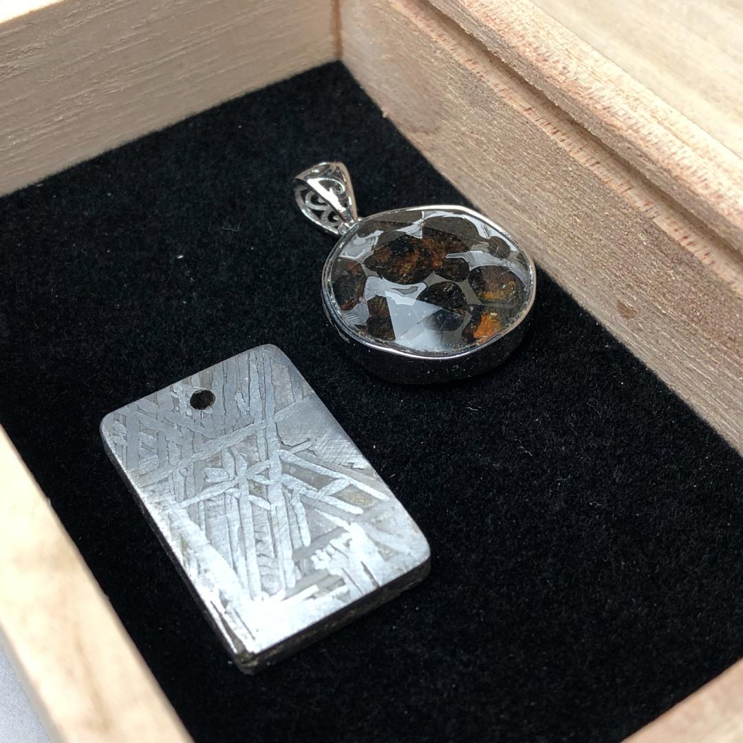 パラサイト隕石 アルタイ隕石 ペンダントトップ 隕石 重さ約23g 共箱