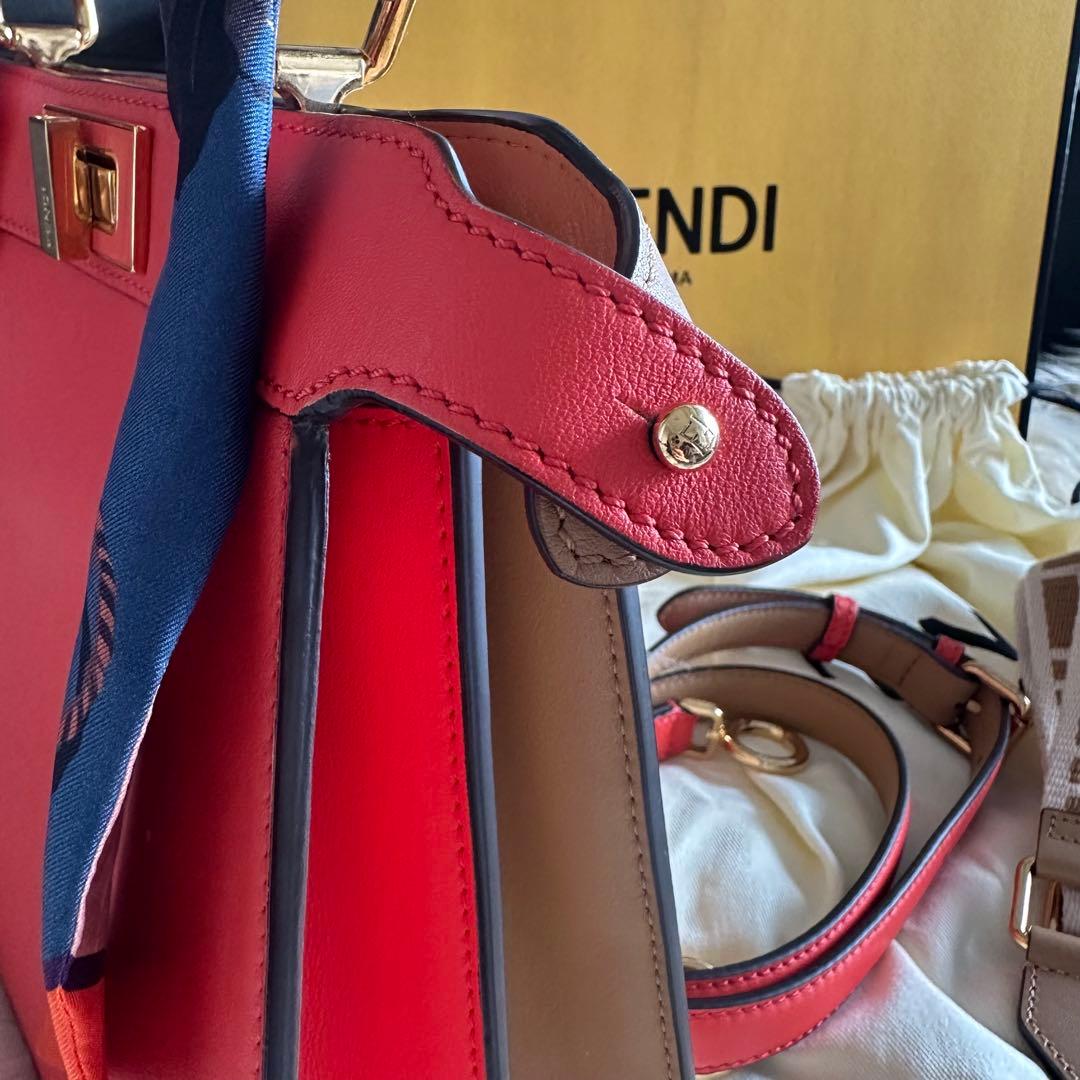 FENDI ピーカブー アイシーユー スモール