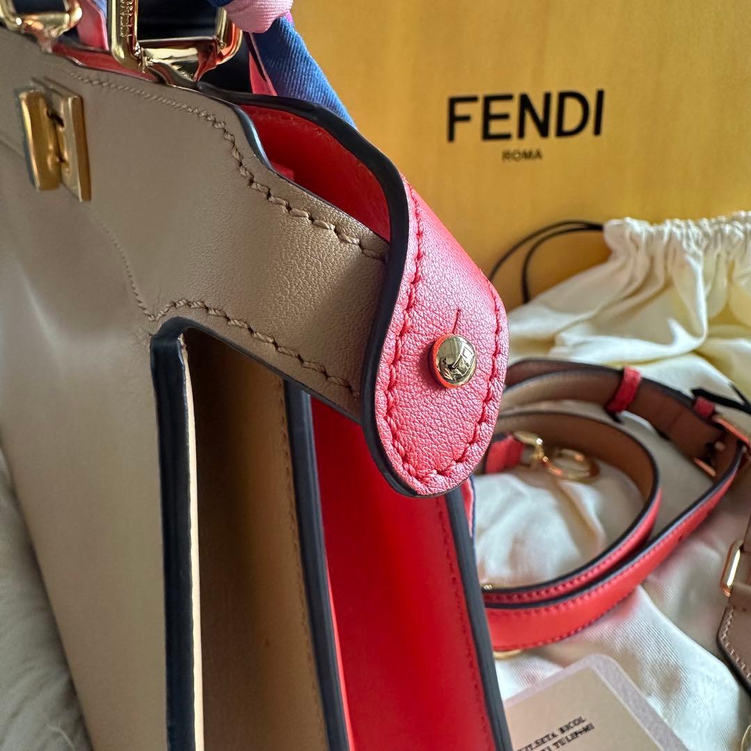 FENDI ピーカブー アイシーユー スモール