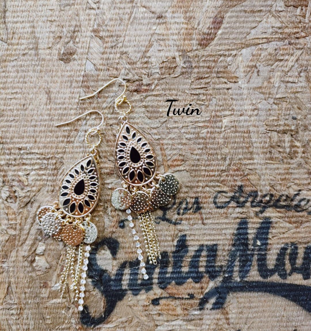 古伊万里 錦手 角鉢 極彩 献上 古伊万里 錦手 角鉢 極 薩摩焼の陶片と