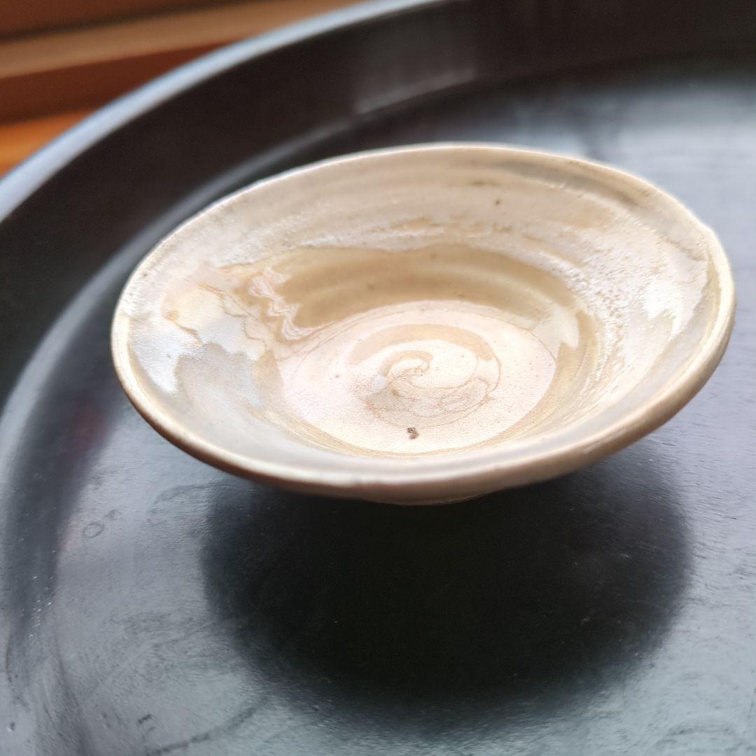 クリーム色の陶器皿 木箱付き 萩焼 酒器 骨董品