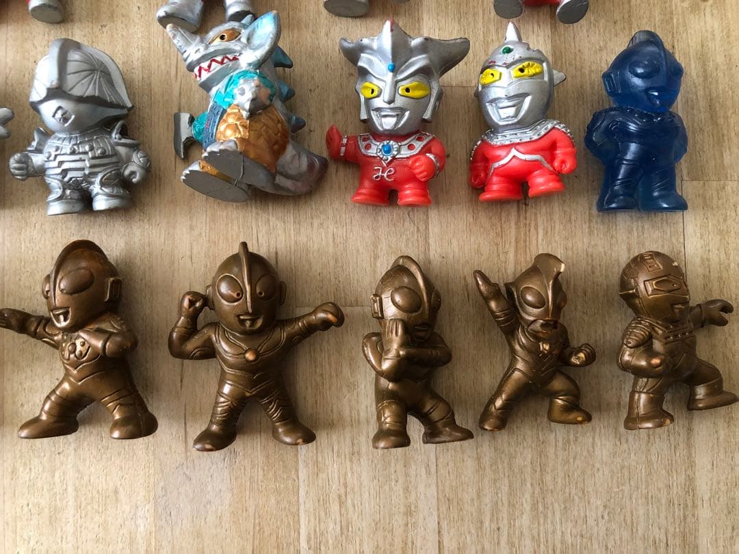 ウルトラマン 怪獣 ミニフィギュア まとめ売り - メルカリ
