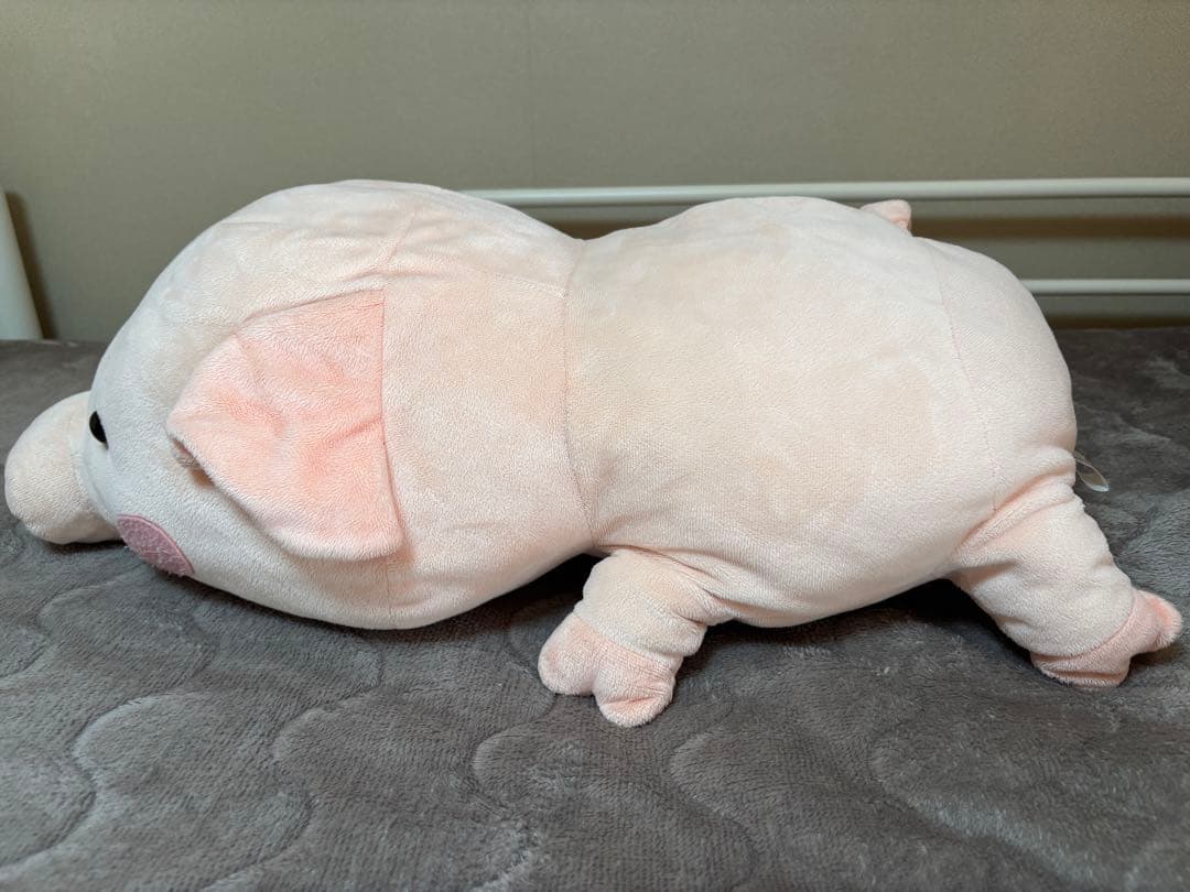 ピンクのぶたのぬいぐるみ