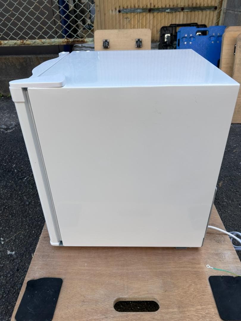 Sun Ruck 1ドア冷凍庫 SR-F3202W 2025年製 32L