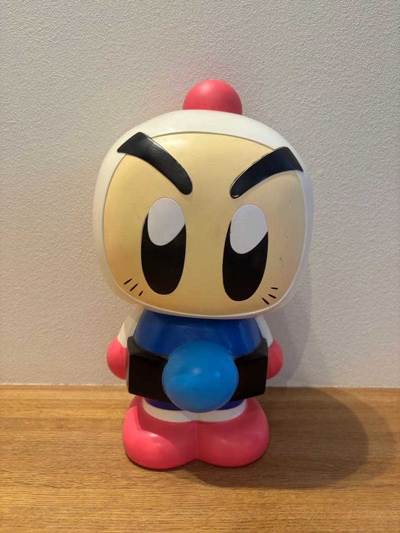 ボンバーマン ソフビ貯金箱 約32㎝ - メルカリ