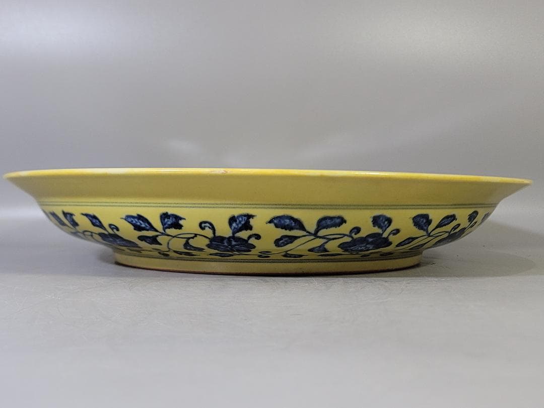 古い 中国 黄釉 纏枝蓮花紋 皿 幅 42cm DT622 - メルカリ