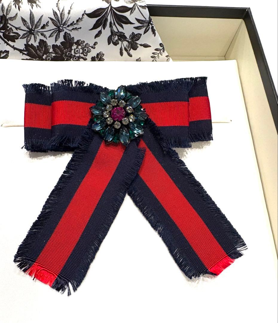 グッチ☆リボンブローチ シェリーリボン✖️ラインストーン 蜂 ロゴ