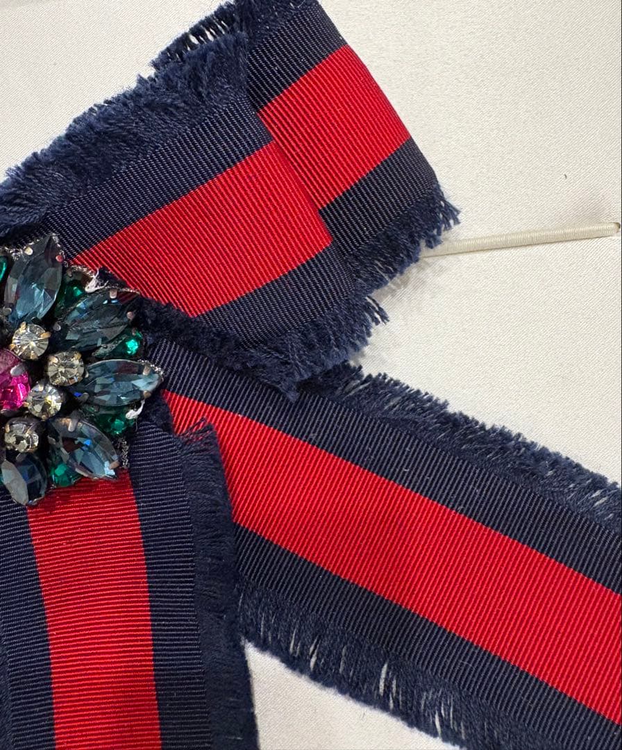 グッチ☆リボンブローチ シェリーリボン✖️ラインストーン 蜂 ロゴ