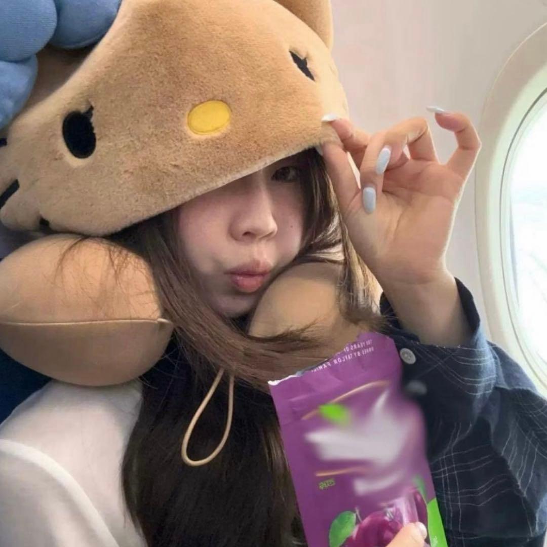 即日発送】新品 日焼けキティ ネックピロー 海外旅行 トラベル 日本未