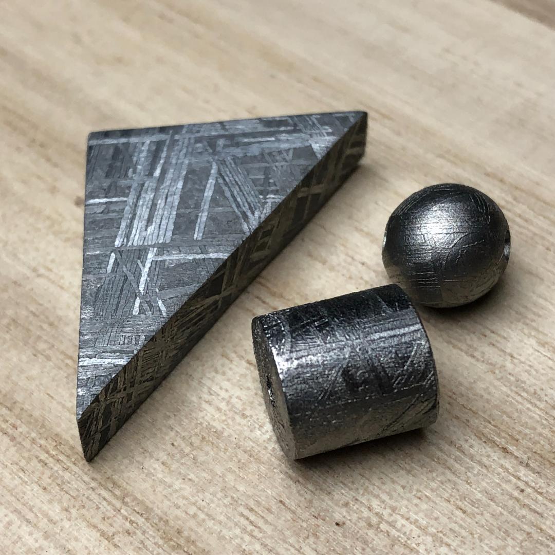 m*k様 ギベオン隕石 Gibeon Meteorite メテオライト 鉄隕石 ギベオン,Gibeon (鉄隕石)(メテオライト)」 御徒町店 御徒町JR 線 南口