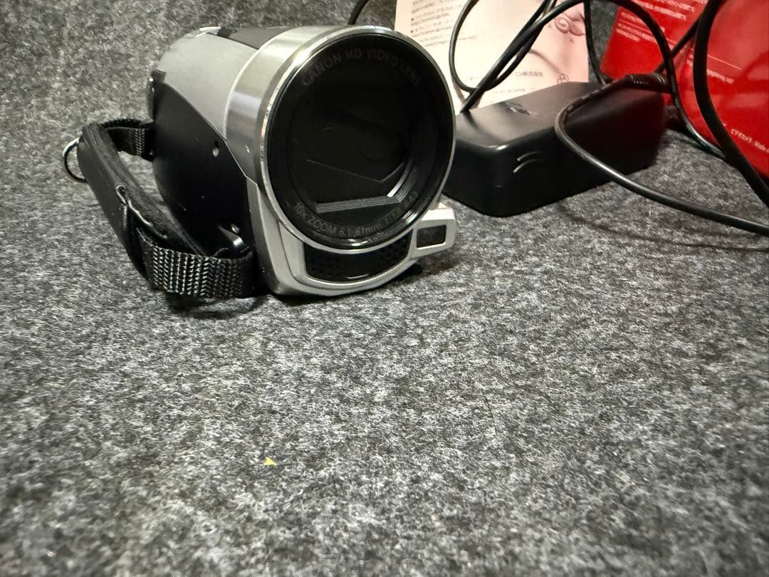 Canon iVIS HFM51 ビデオカメラ 本体②