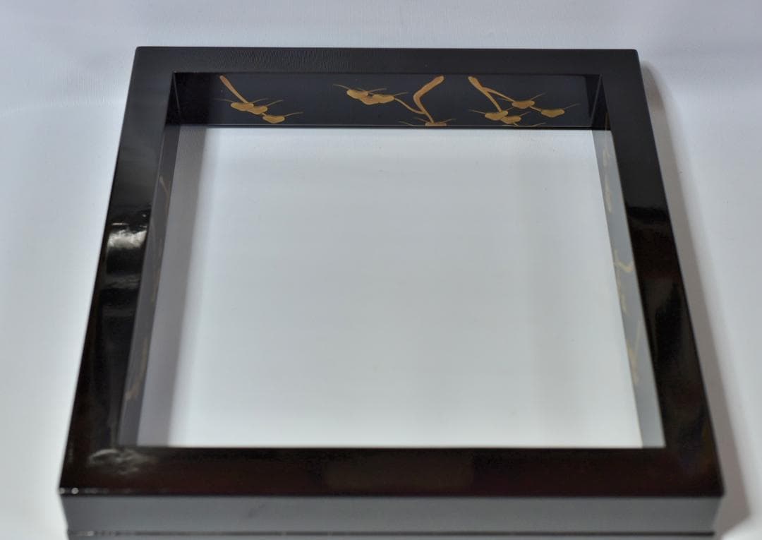 輪島塗信子造　炉縁松柄真塗蒔絵秋　【極上品】囲炉裏、お茶道具／共箱