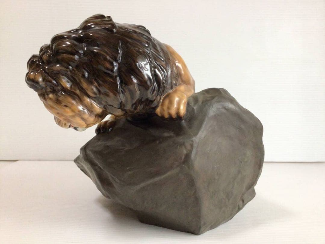 X218 ロイヤルドルトン 岩の上のライオン インテリア 希少 X218希少