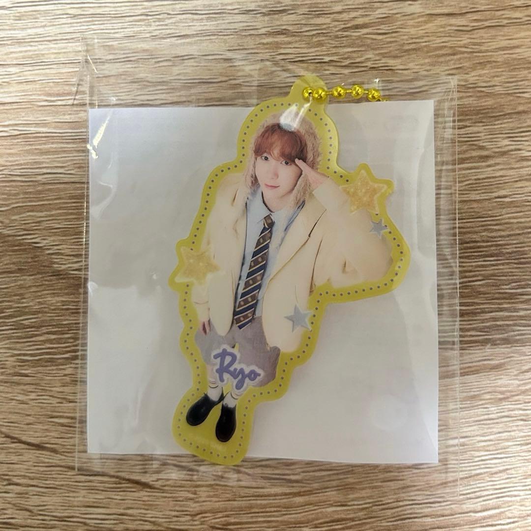 NCT WISH リョウ ミニアクリルキーホルダー ランダムトイ - メルカリ