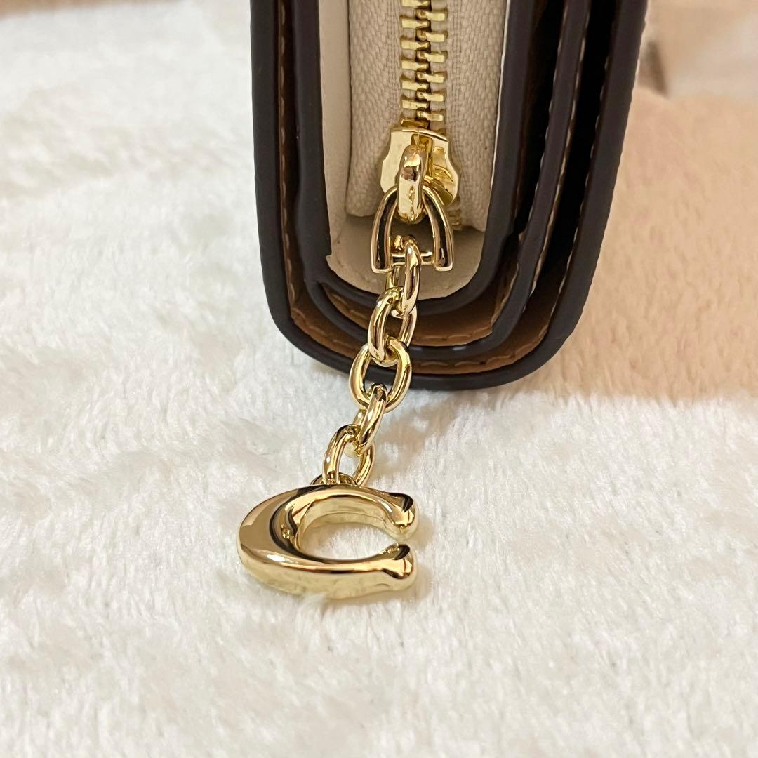 新品✨COACH 折り財布 二つ折り 花柄 コンパクト プレゼント 箱付き