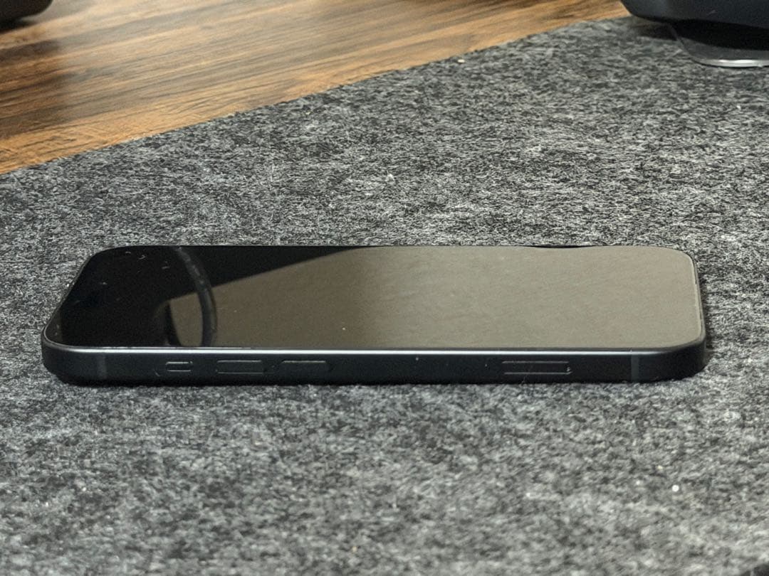 iPhone iPhone 15 256GB SIMフリー ブラック 傷あり バッテリー89% 15