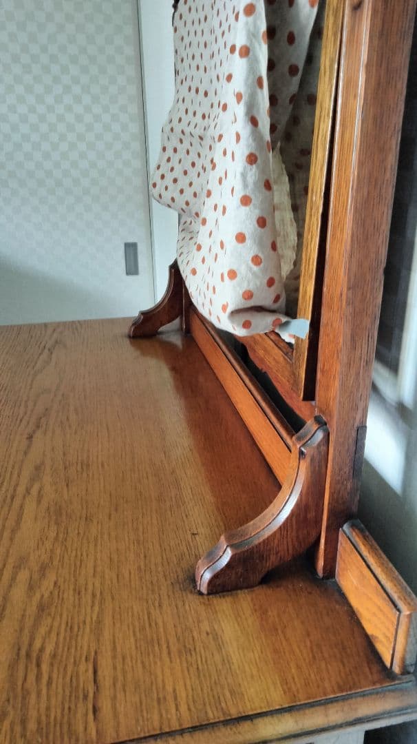 最高級 アンティーク 猫脚 サイドテーブル☆繊細な彫刻☆ライト