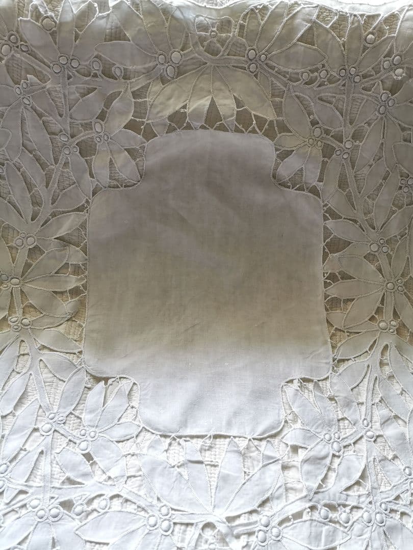 アンティークイタリア 宿り木 オープンカットワーク刺繍 美しい手織り