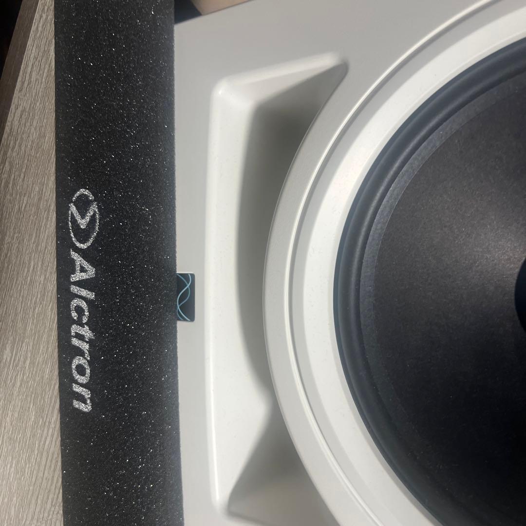 kali audio in8 v2 スピーカー(ペア)