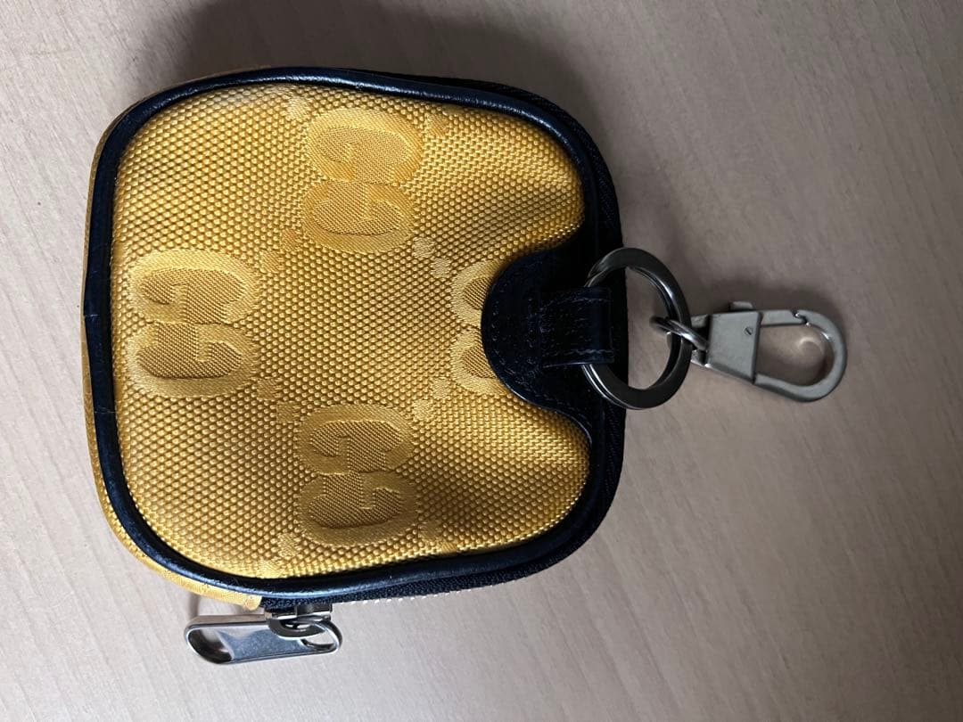 GUCCI ケース　イエロー
