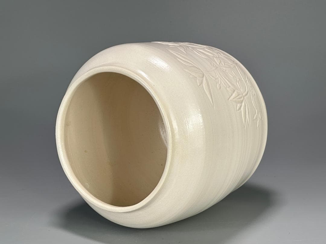 日本美術　茶道具　白磁　蓮花文　水指　在銘　治子