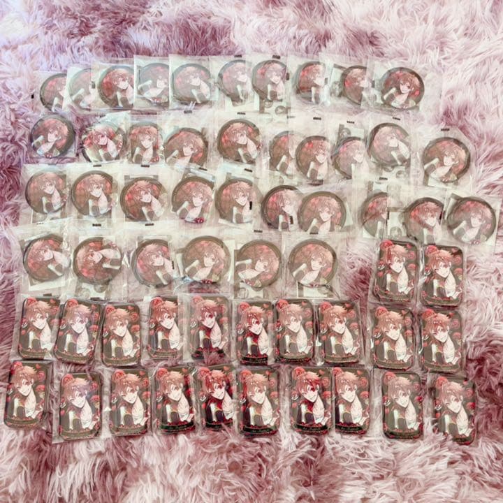 ショップ ツイステ エース カプ缶 寮服