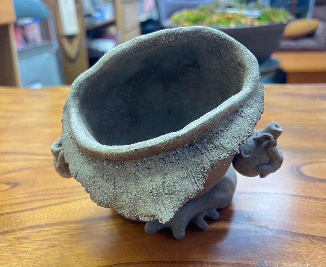 村長カエルの置き香炉 カエルの陶器