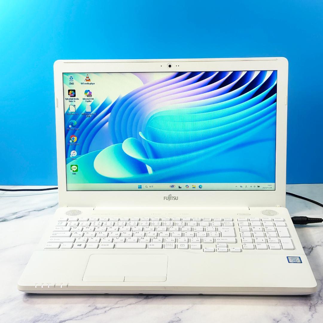 Corei7・16GB・SSD・DVDマルチ・Win11・ホワイトノートパソコン