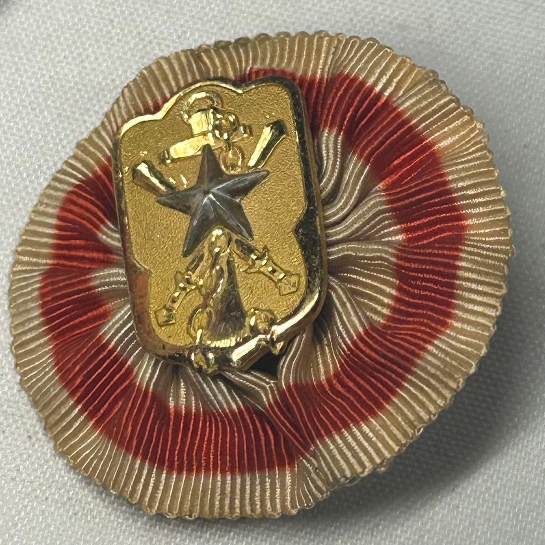 日本赤十字社 金色特別社員章メダル4枚 勲8等白色桐葉