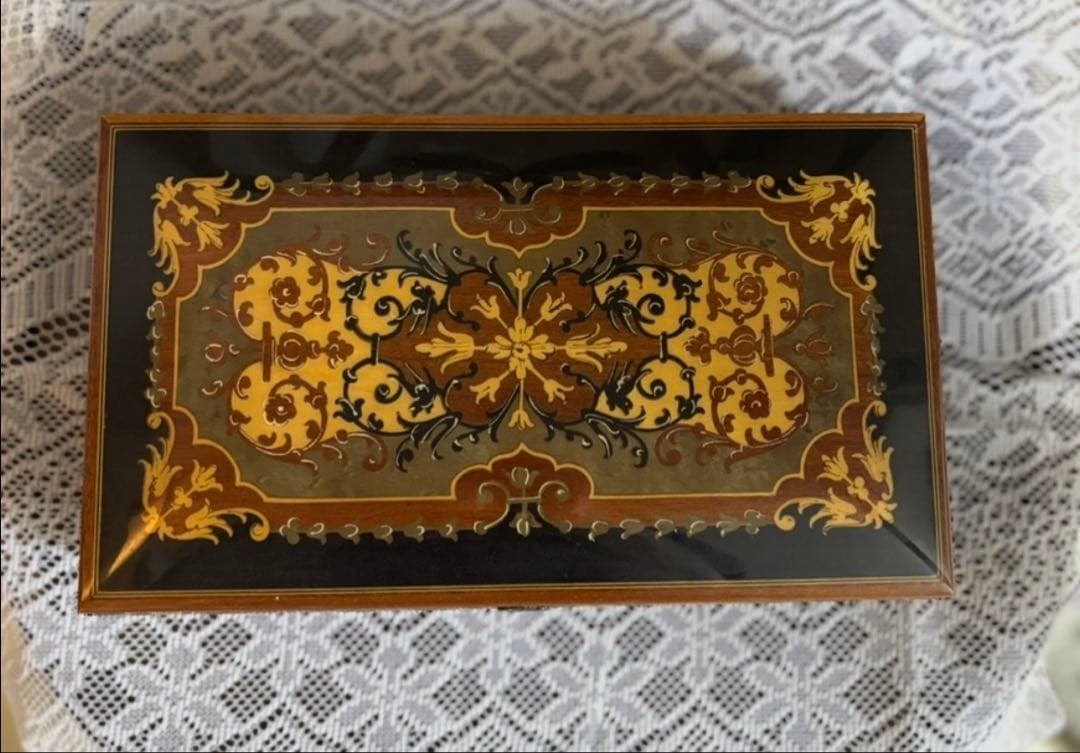 FPF★装飾的な木製オルゴールボックス★ イタリア製 象嵌 オルゴール★