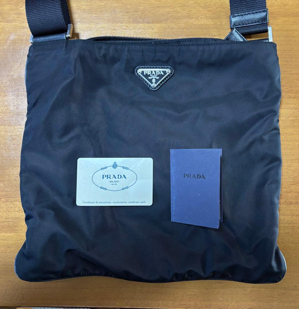 PRADA 真正性証明書カード付 ナイロン ブラック ショルダーバッグ