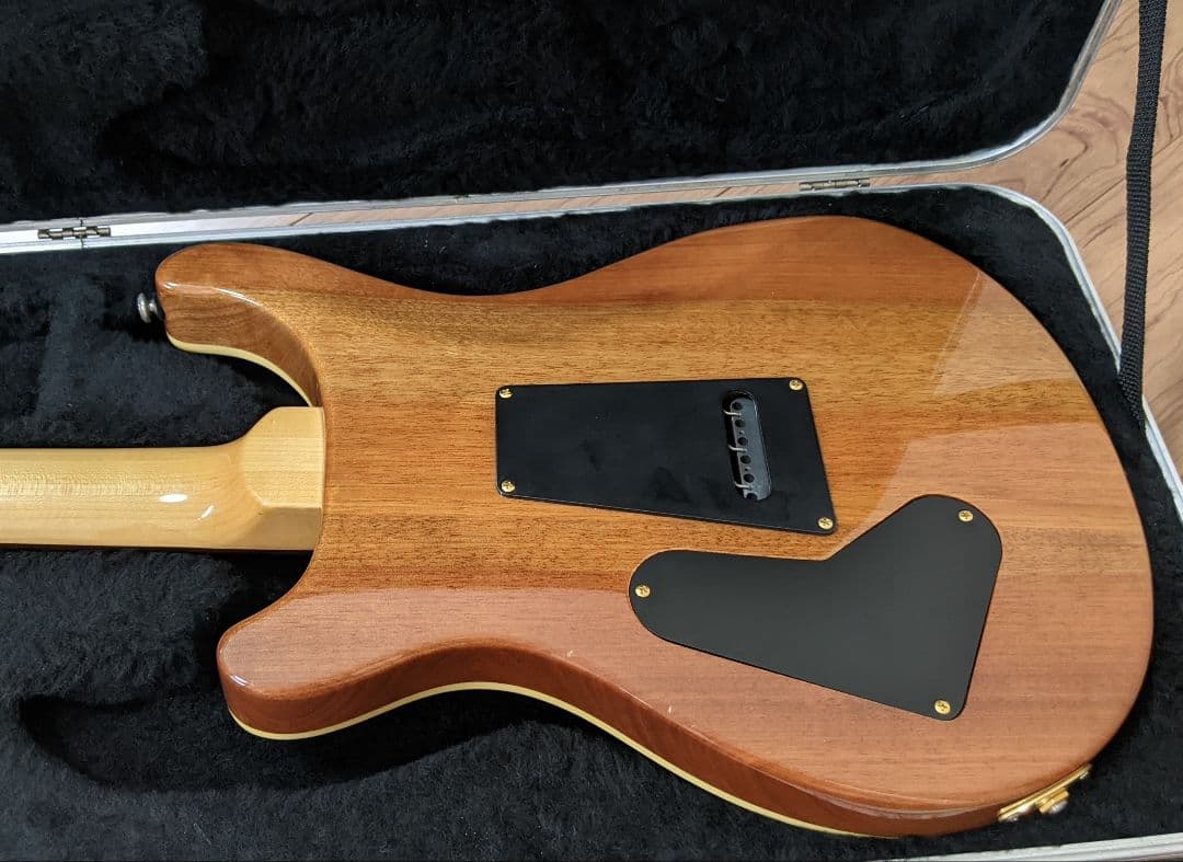 PRS SE【ハードケース付、Suhr&DiMarzioピックアップ】の通販はau PAY