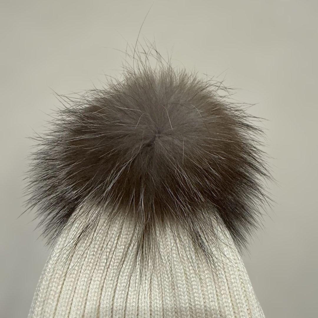 新品 未使用 モンクレール ニット帽 帽子 ファー フォックス 白 - メルカリ