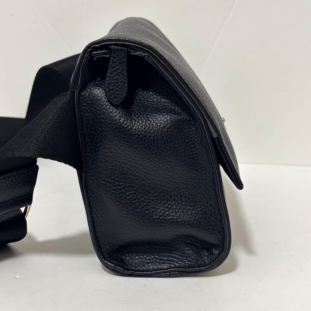 極美品 イアパピヨネ ワイドテープショルダーバッグ ボディバッグ 黒 ストーン