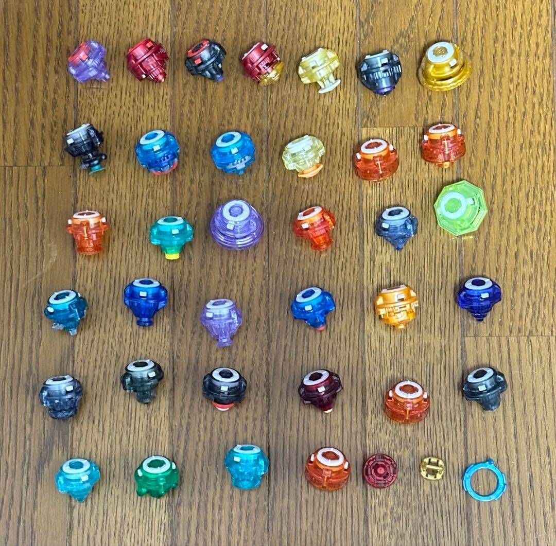ベイブレードバースト 40個+ランチャー等 引退 まとめ売り - スポーツ