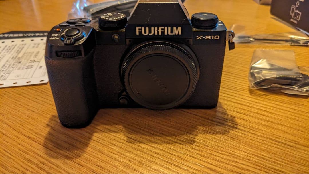 FUJIFILM X-S10 本体と付属品 カメラの各部名称