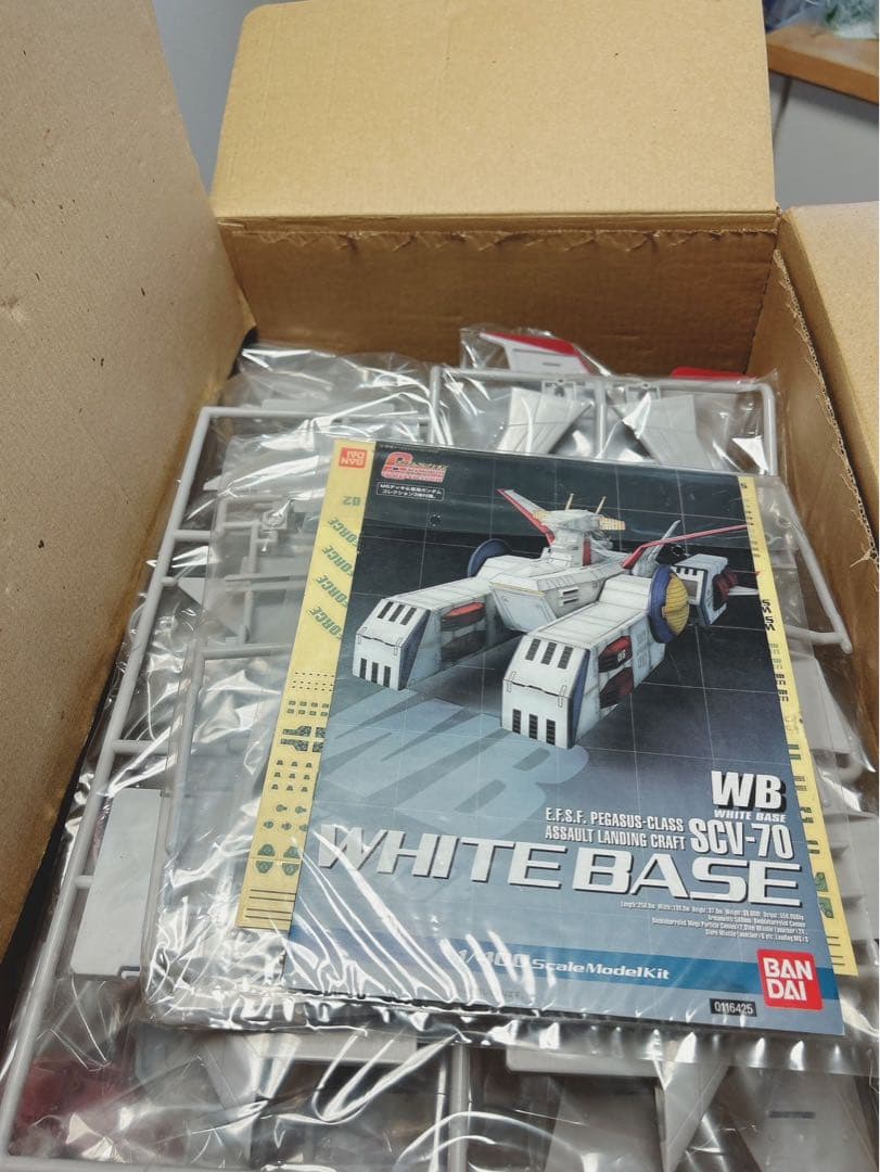 特別カラーバージョンBANDAI 1/400 ホワイトベース　最終決戦仕様