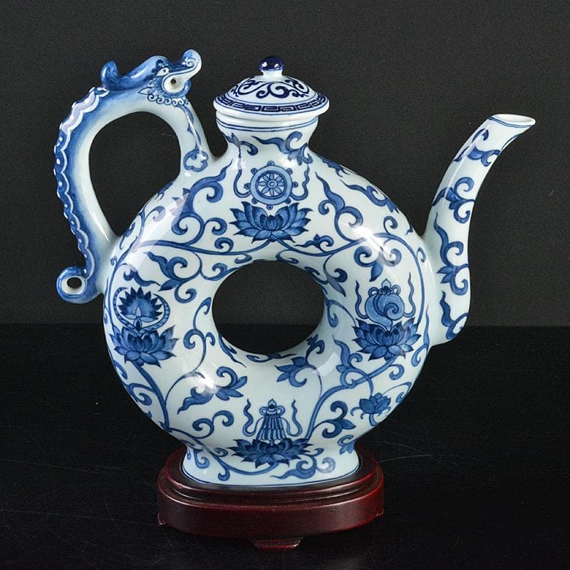 中国 大明成化年製 故宮博物院模造 青花 唐草文 龍持ち手 水注 VR7102B